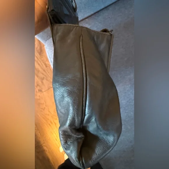 Black Leather Fendi Bag - Picture 4 of 10